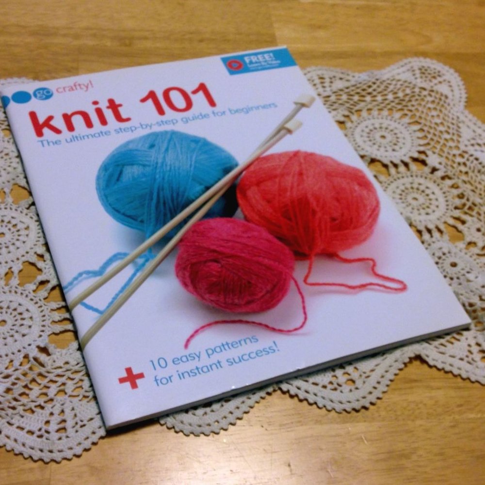 Knitting Guide for beginners - knit 101 - 10 easy knitting patterns